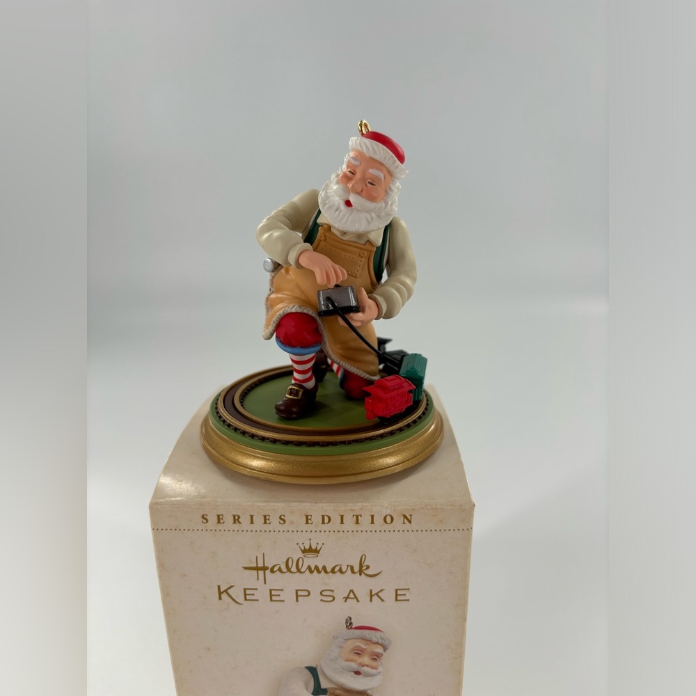 NEW 2006 Hallmark Toymaker Santa Keepsake ornament